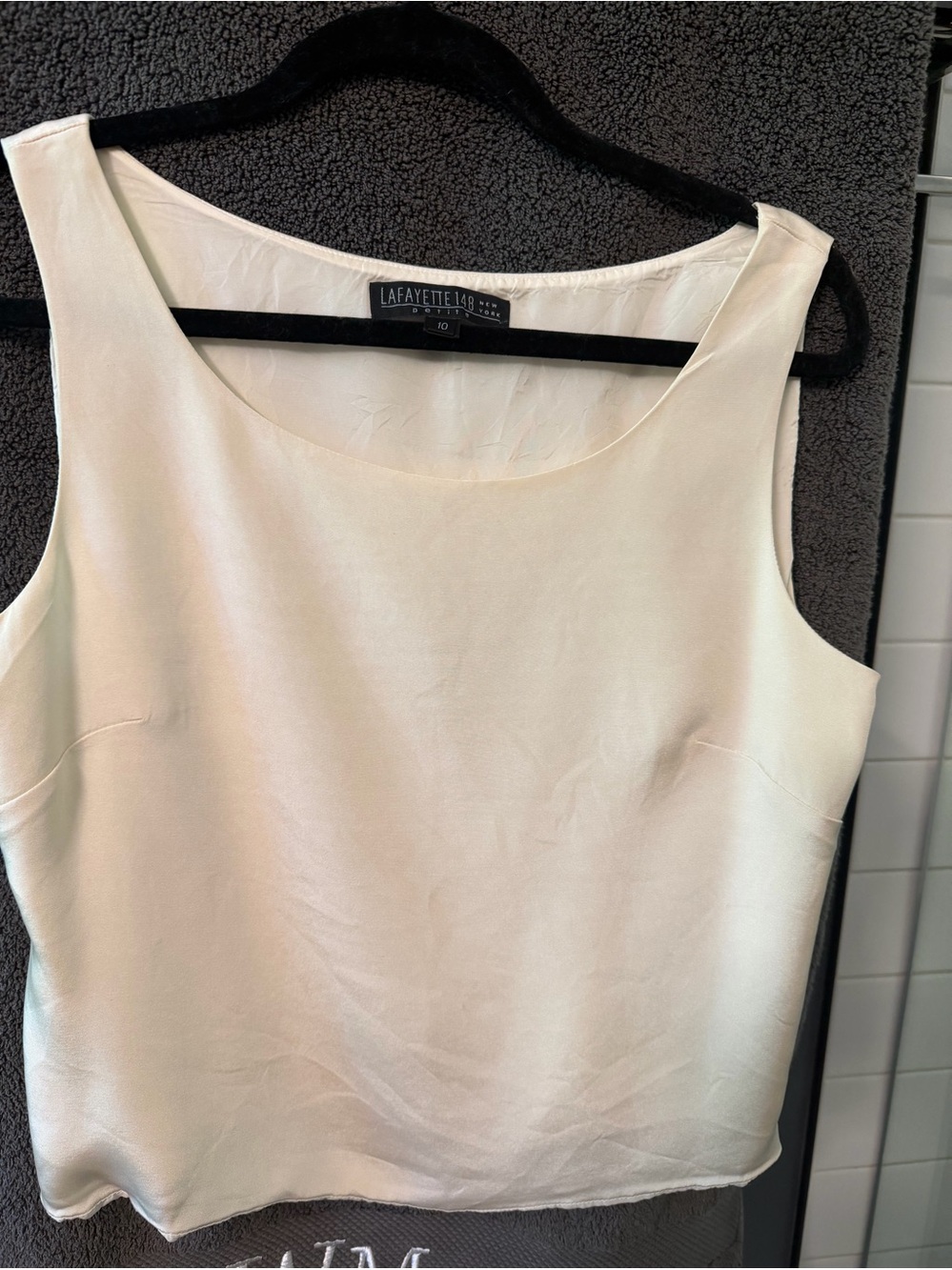Lafayette 148 New York Ivory Scoop Neck Sleeveless Top